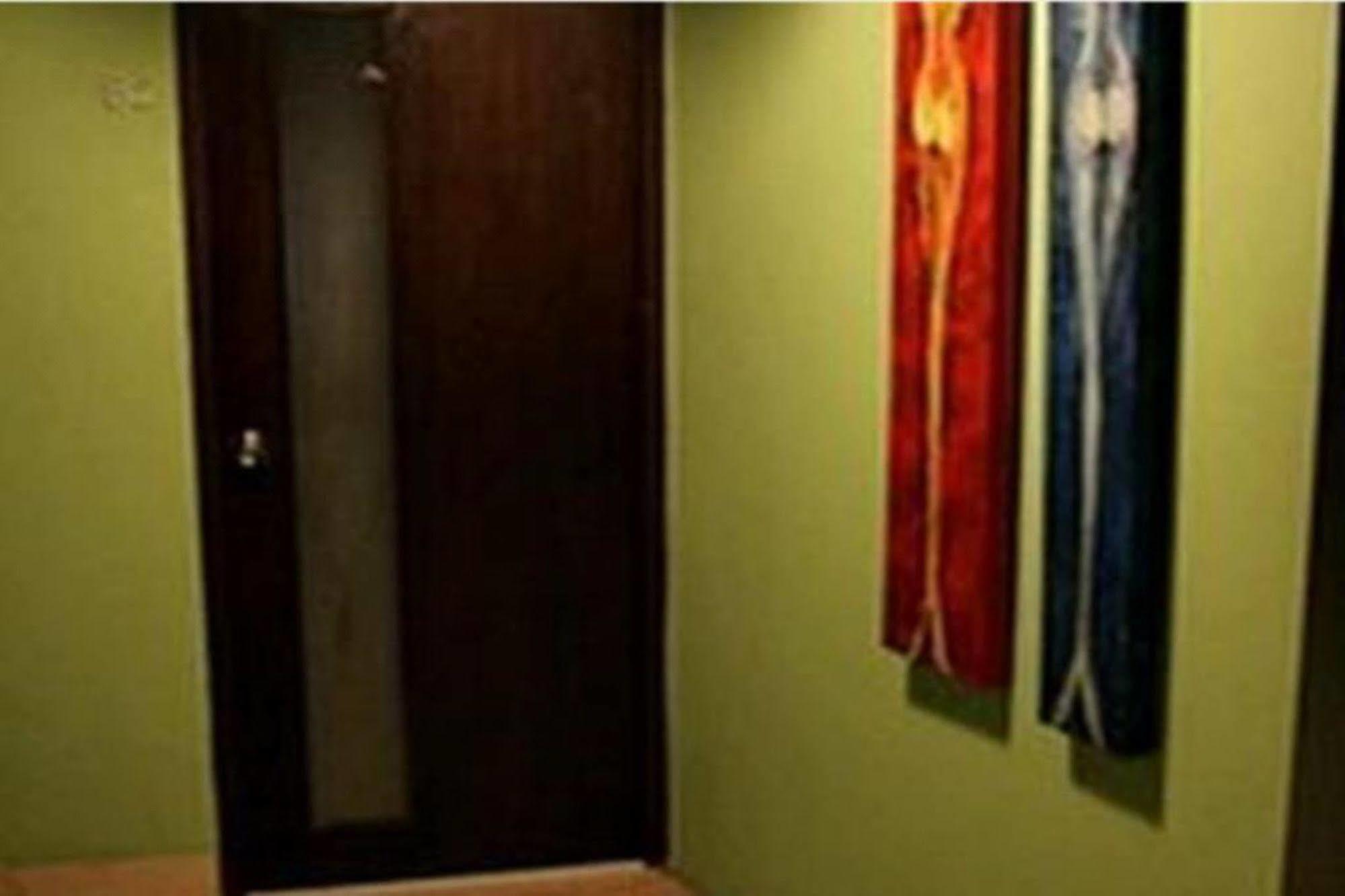Patong Backpacker Hostel Exterior photo